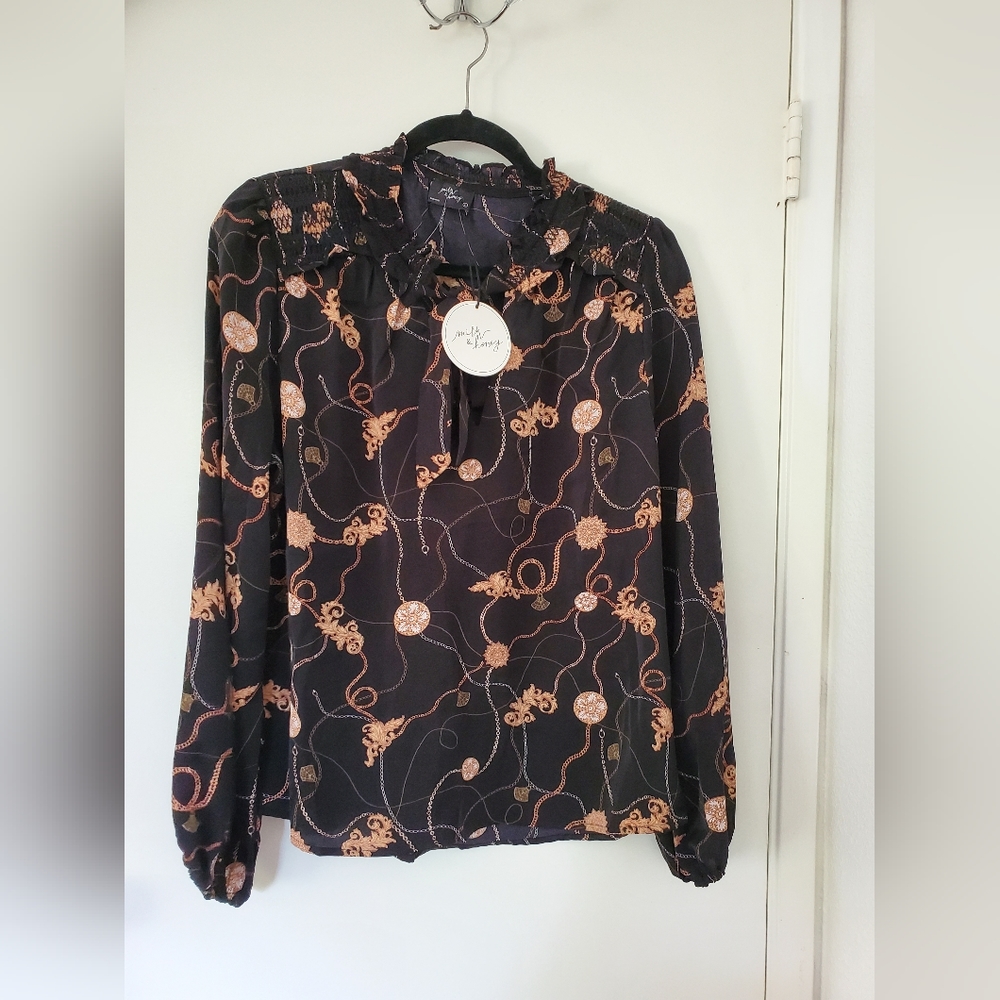 Milk & Honey Ladies Blouse. Sz large. Black with leaf and coin and chain design